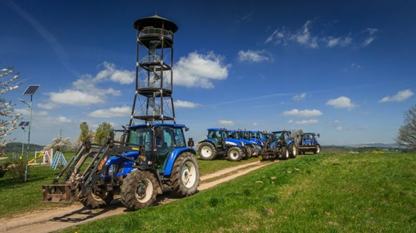 New-Holland-T7-SWB-Sketches_4_722979.jpg New-Holland-T7-SWB-Sketches_4_722979.jpg